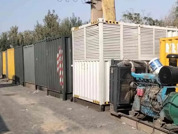 蠡县200KW柴油发电机机组每小时油耗是多少？